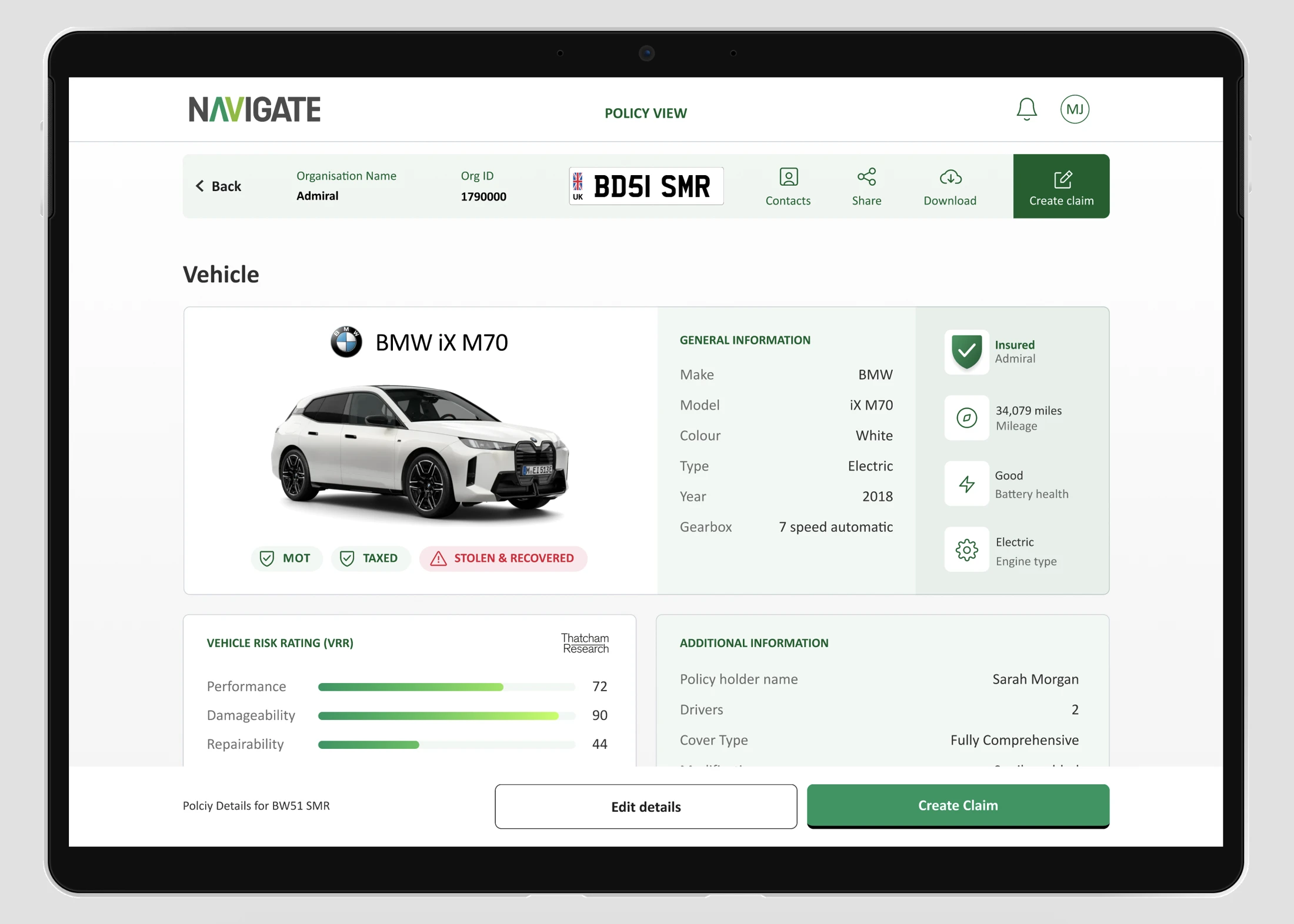 The policy view brings vehicle details, risk and service history together.